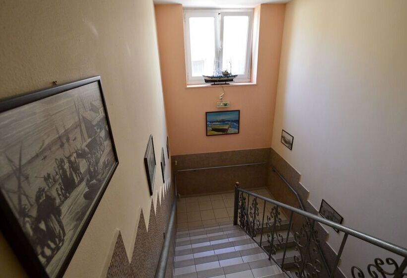 Electra Hotel Piraeus