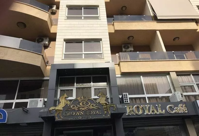 Crown Royal Hotel Tyr