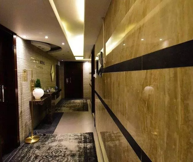 Crown Royal Hotel Tyr