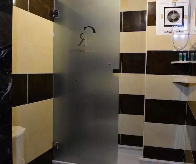 Crown Royal Hotel Tyr