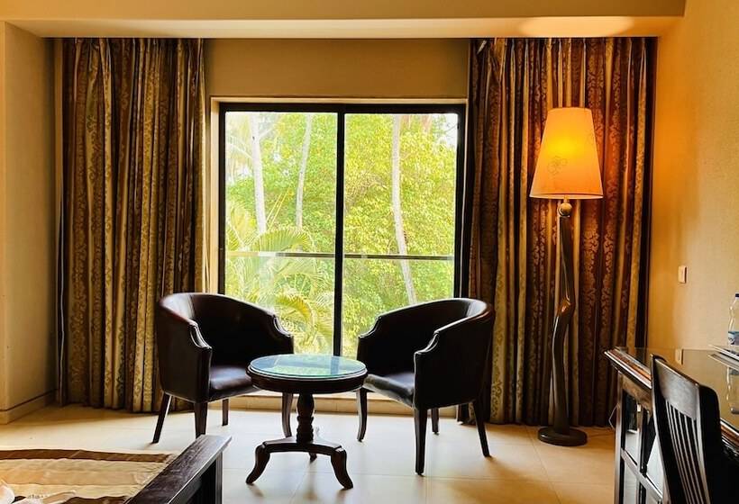 ホテル Nimbus Neelam The Glitz