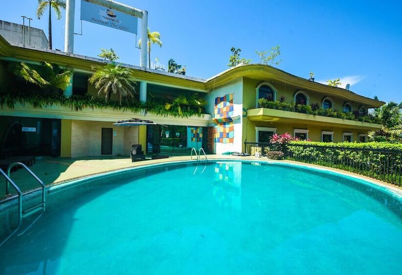 ホテル Nimbus Neelam The Glitz