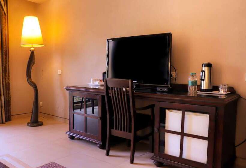 ホテル Nimbus Neelam The Glitz