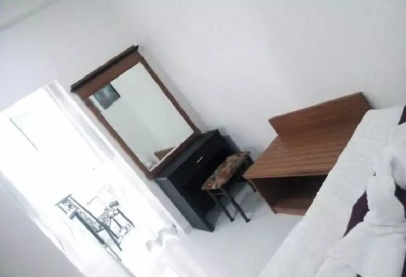 ペンション Paragon