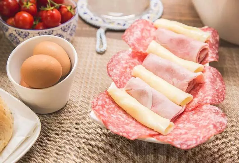 تختخواب و صبحانه Casa Tita