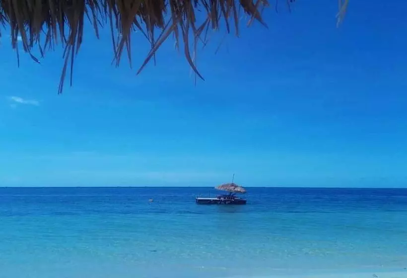 Aamiaismajoitus (B&B) Madu Tiga Beach & Resort