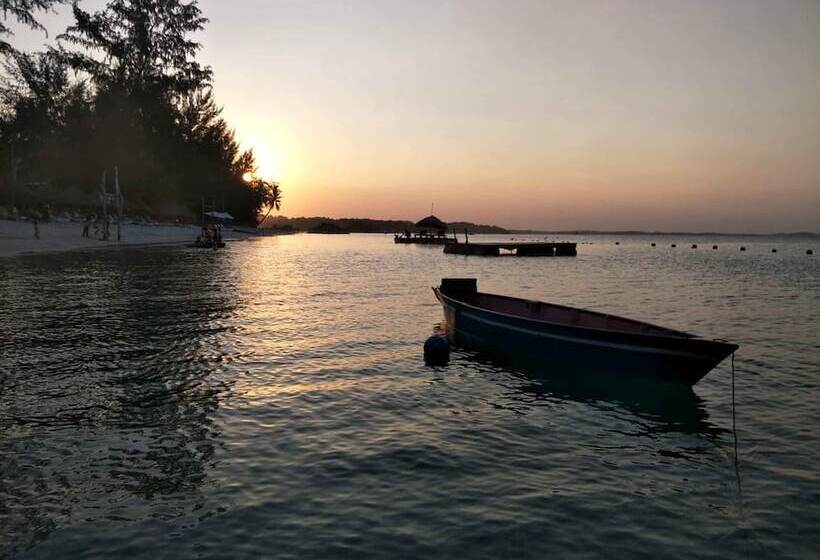 Bed and Breakfast Madu Tiga Beach & Resort