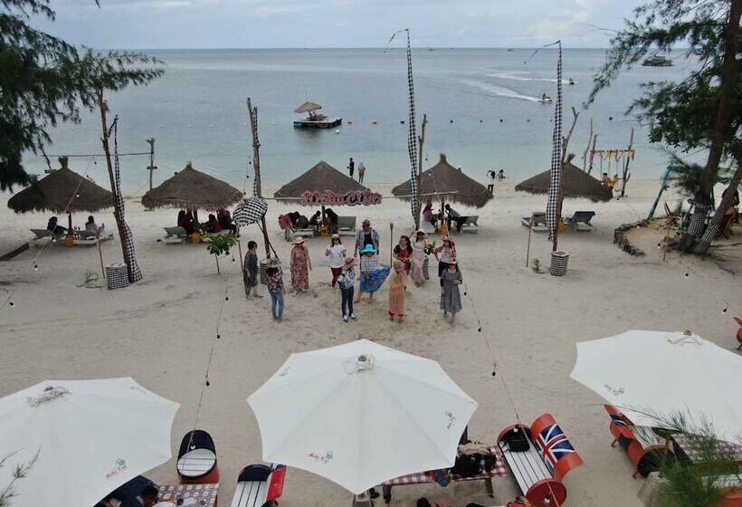 Bed and Breakfast Madu Tiga Beach & Resort