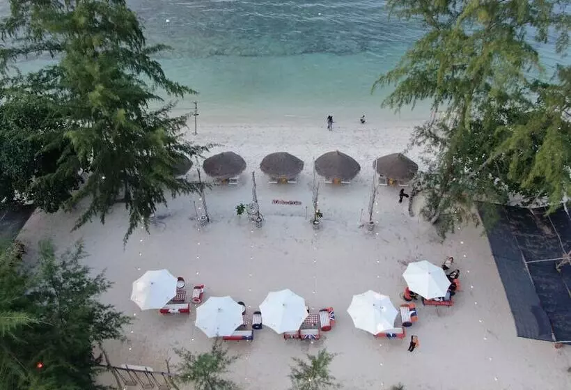 Aamiaismajoitus (B&B) Madu Tiga Beach & Resort