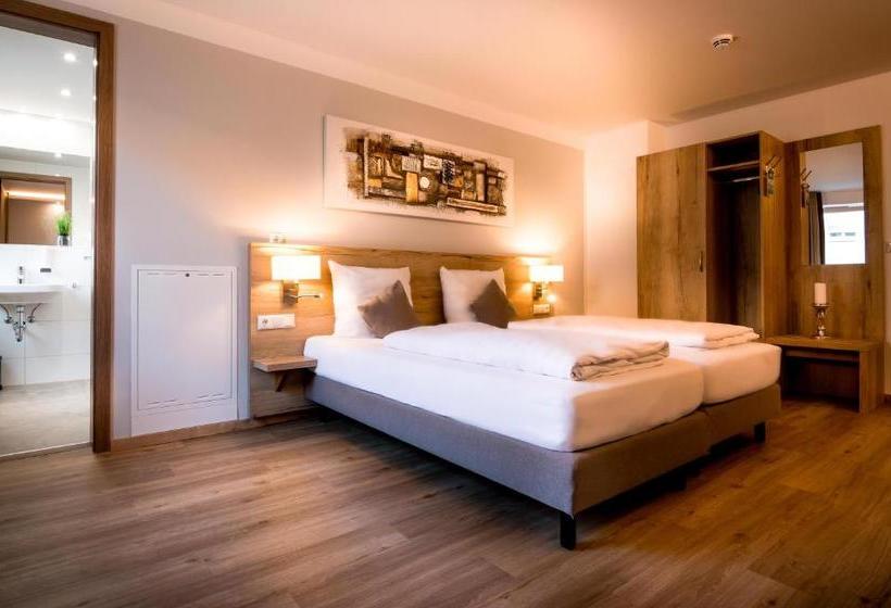 فندق Am Kumpfmühler Kastell