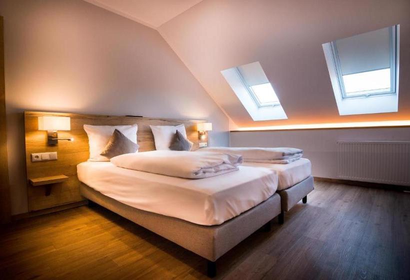 فندق Am Kumpfmühler Kastell