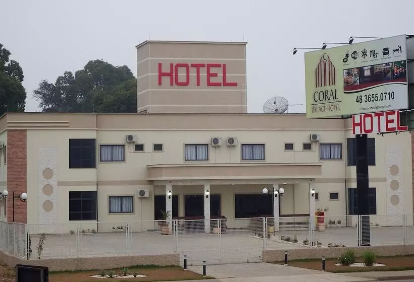 ホテル Coral Palace