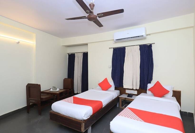 בית מלון כפרי Devpriya By Oyo Rooms