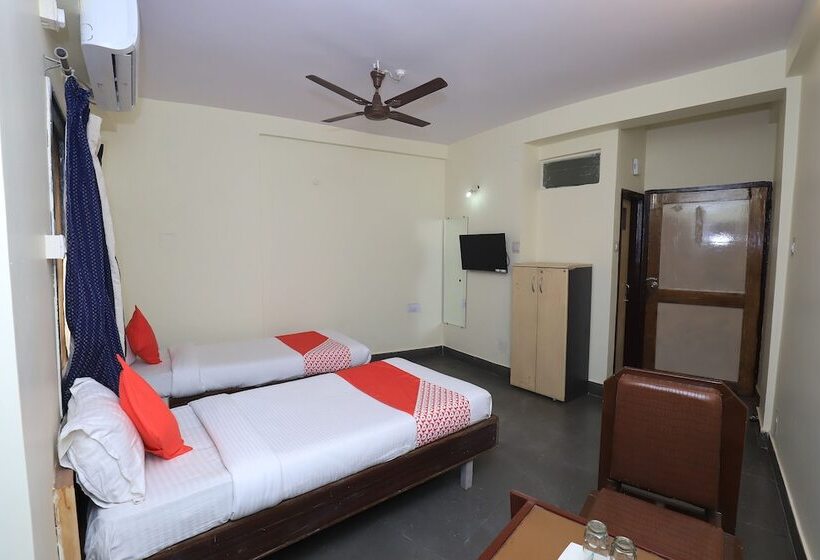 בית מלון כפרי Devpriya By Oyo Rooms