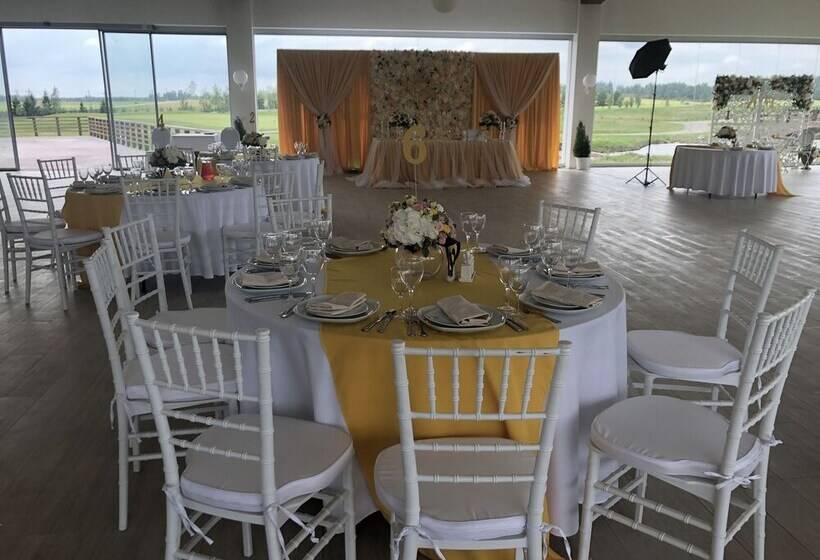 בית מלון כפרי Dmitrov Golf Resort