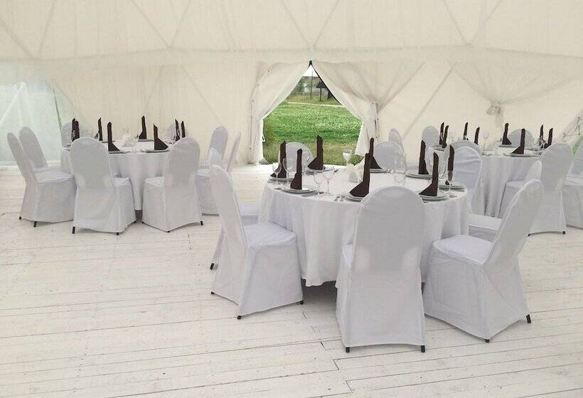 בית מלון כפרי Dmitrov Golf Resort