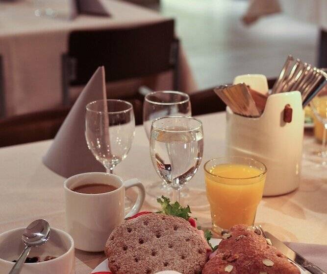 Отель Metsahirvas