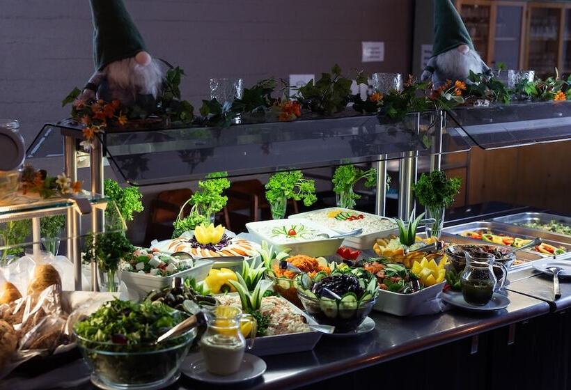 Отель Metsahirvas