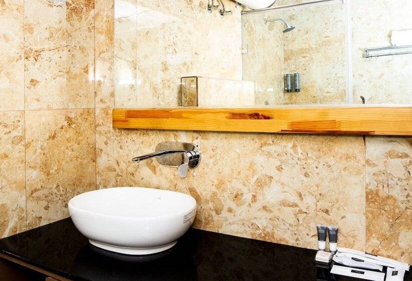 בית מלון כפרי Summit Montana Suites & Spa At Mall