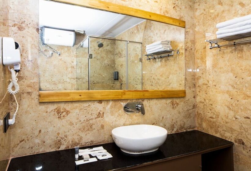 בית מלון כפרי Summit Montana Suites & Spa At Mall