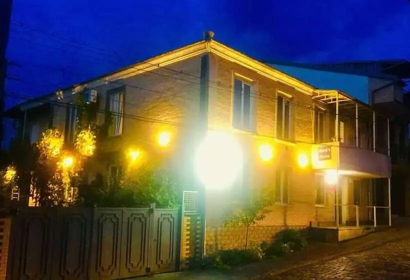 پانسیون Nana's Home