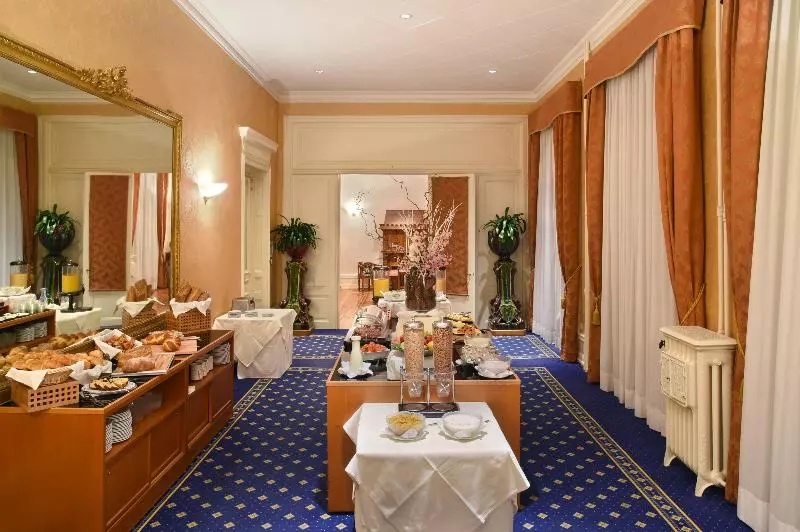 Golf Hotel René Capt