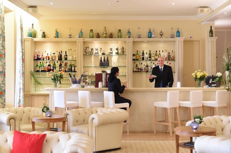 Golf Hotel René Capt