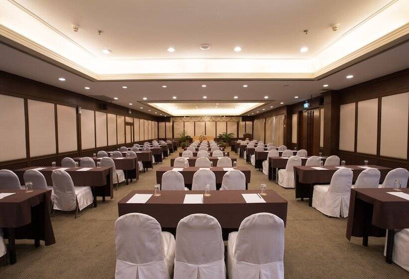 Imperial Phukaew Hill Resort