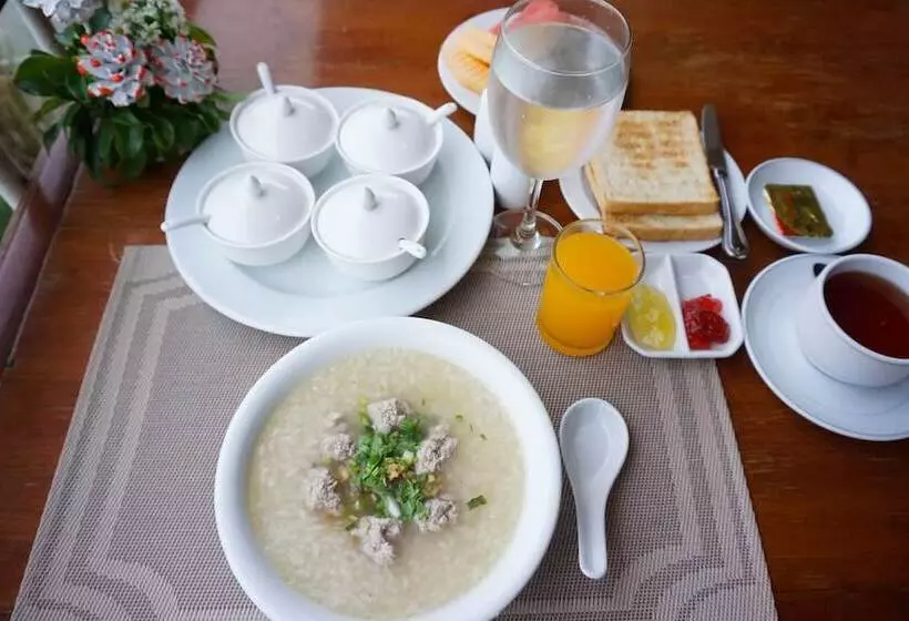 Imperial Phukaew Hill Resort