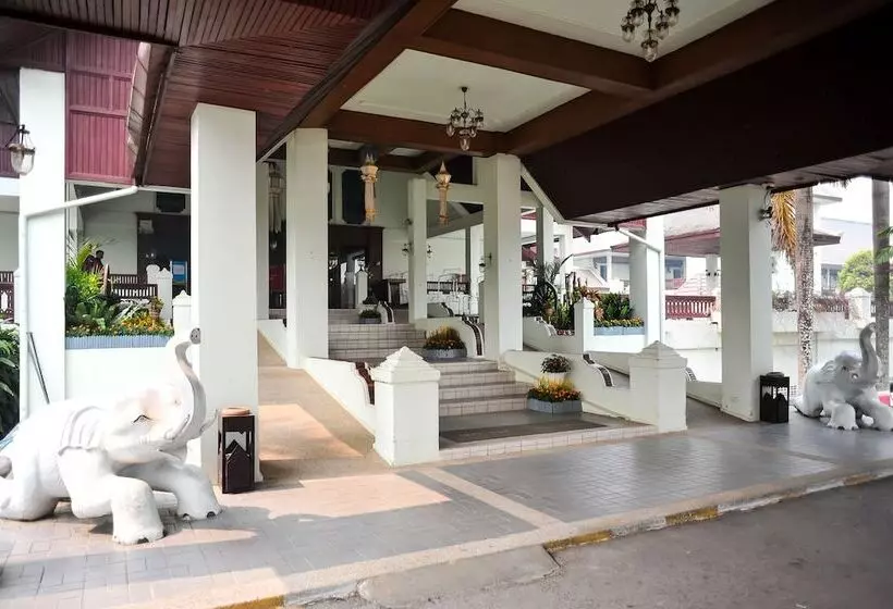 Wiang Indra Riverside Resort