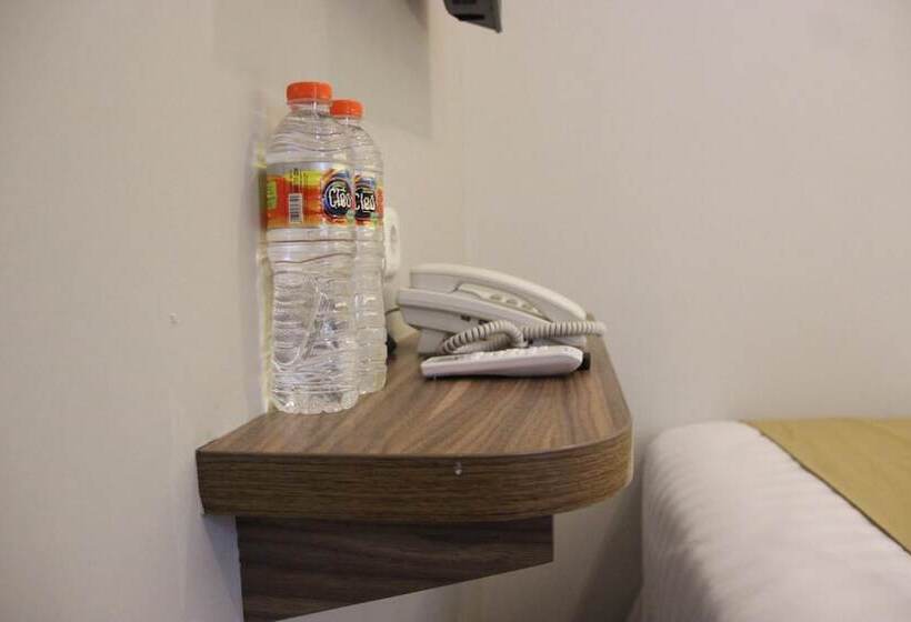 هتل Front One Cabin Malioboro Jogja