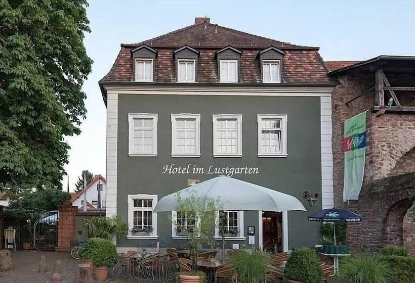 Hotelli Im Lustgarten