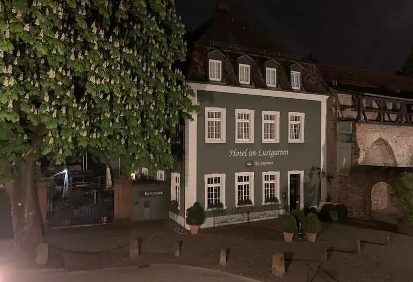 Hotelli Im Lustgarten