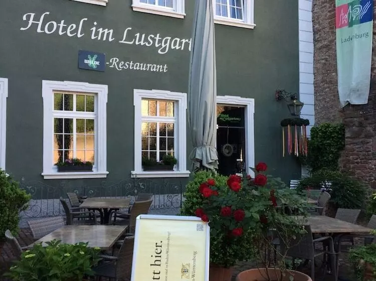 Hotelli Im Lustgarten