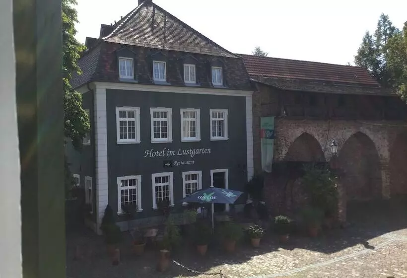 Hotelli Im Lustgarten