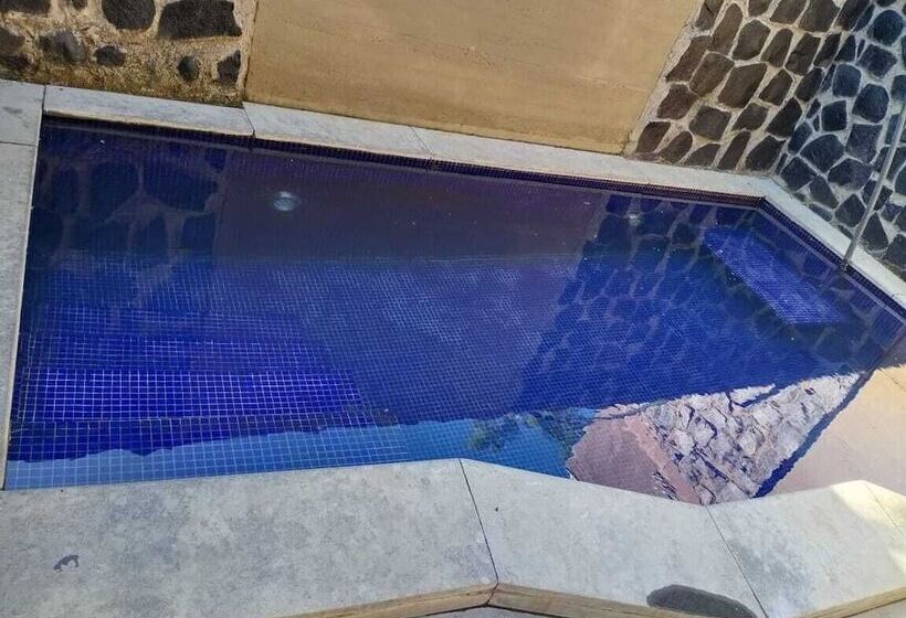 Отель Maati Jungle Lodge