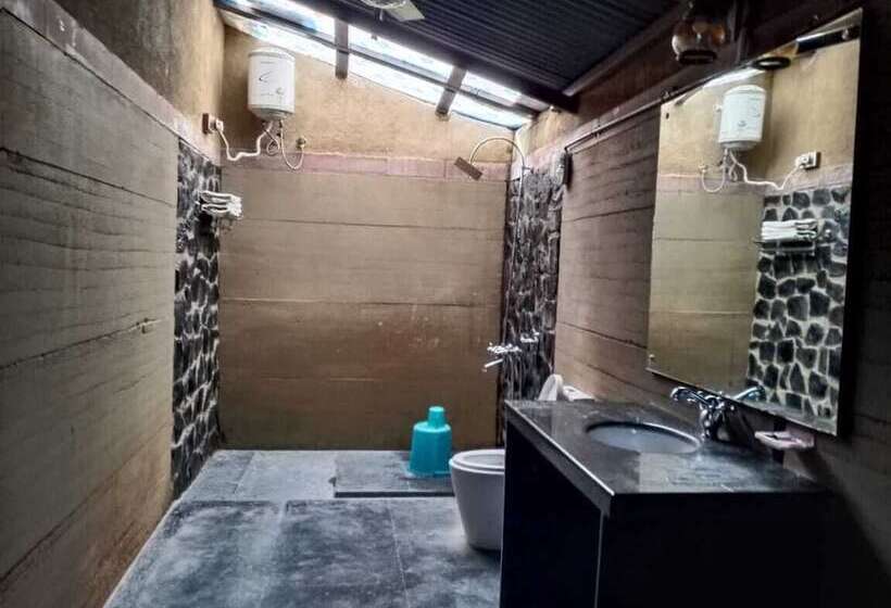 Отель Maati Jungle Lodge