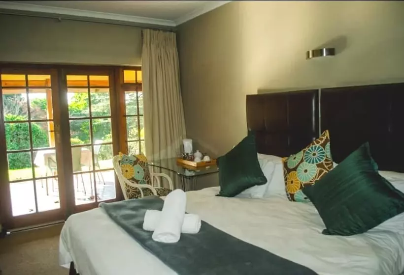 ホテル Phezulu Safari Lodge