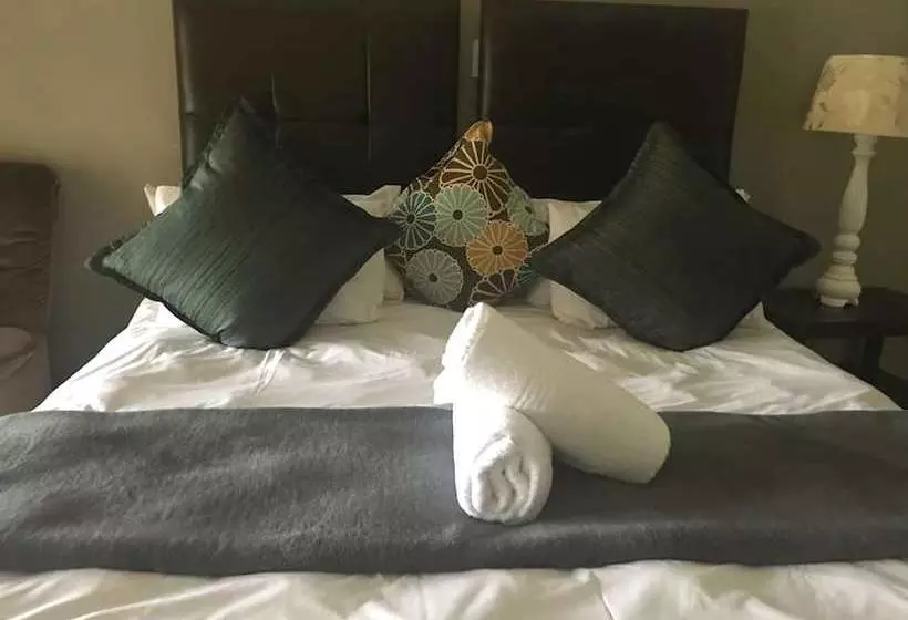 ホテル Phezulu Safari Lodge
