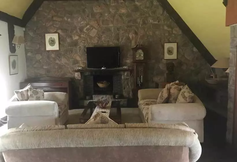 ホテル Phezulu Safari Lodge