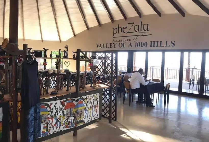 ホテル Phezulu Safari Lodge