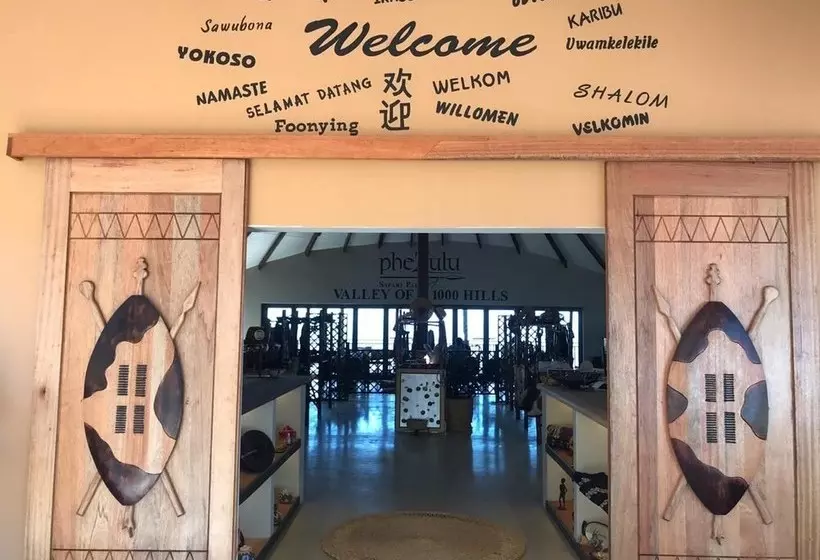 ホテル Phezulu Safari Lodge