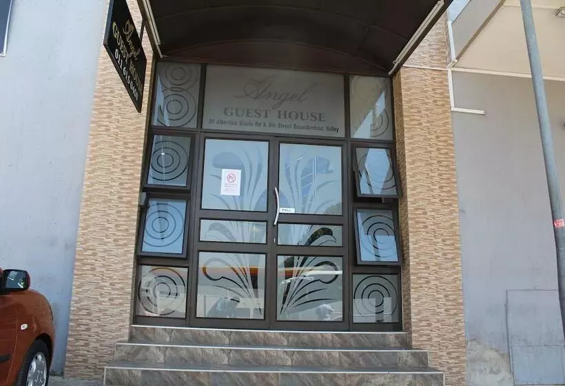 پانسیون Angel Guest House
