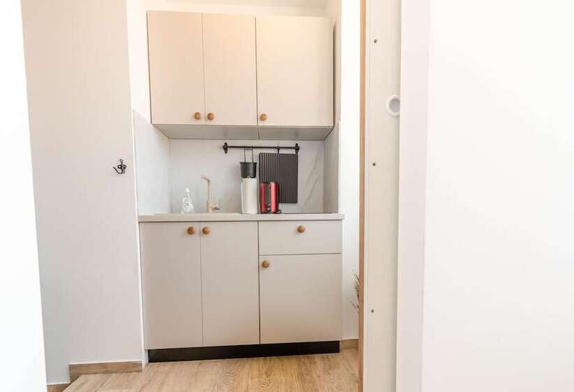 Pansiyon L&b City Center Studios Apartments