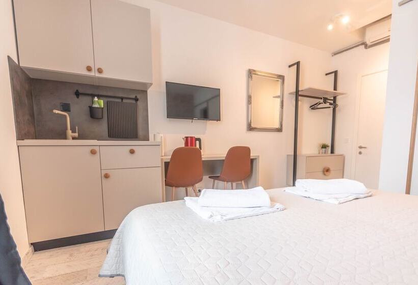 Pansiyon L&b City Center Studios Apartments