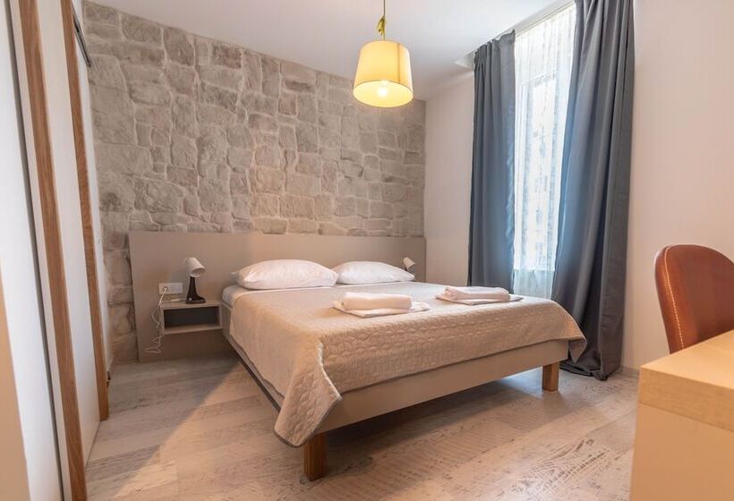 Pansiyon L&b City Center Studios Apartments