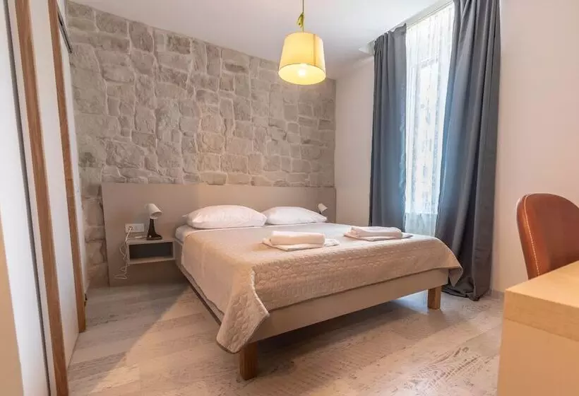 پانسیون L&b City Center Studios Apartments