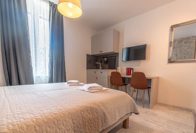 Pansiyon L&b City Center Studios Apartments