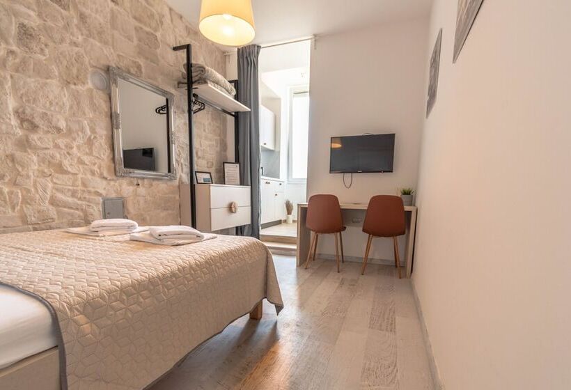 Pansiyon L&b City Center Studios Apartments