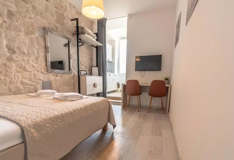 پانسیون L&b City Center Studios Apartments